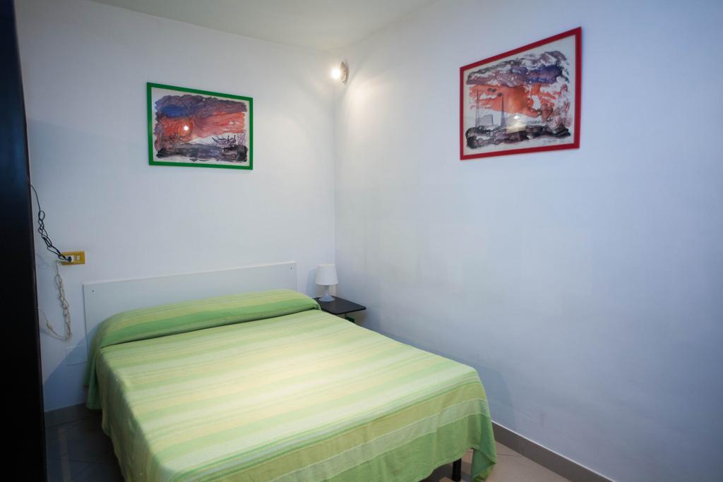 Serra Casa Vacanza A Piazza Del Plebiscito Neapel Exterior foto